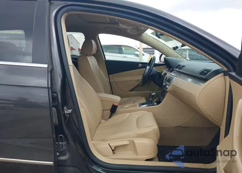 2008 Volkswagen Passat Komfort z USA, uszkodzony, nr VIN WVWLK73C98E219303